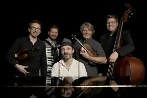 Fionia Folk Brothers koncert med Jesper Vinther harmonikaspiller og musiker