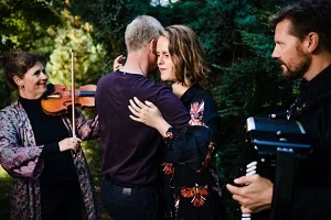 Folkens folkemusik band med Jesper Vinther harmonikaspiller og musiker