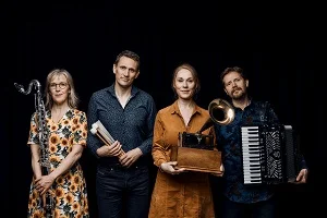 Phønix folkemusik band med Jesper Vinther harmonikaspiller og musiker
