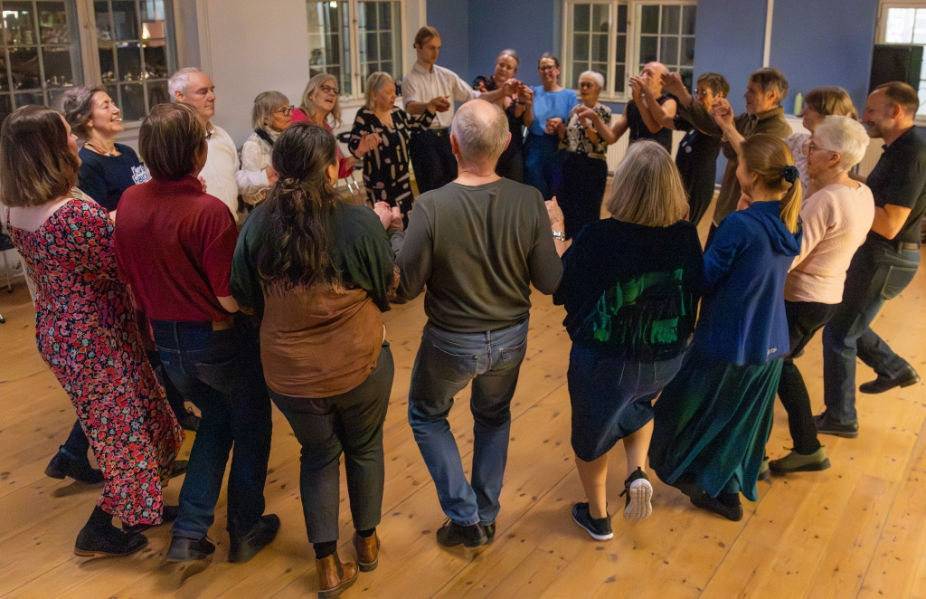 Folkedans på gulvet